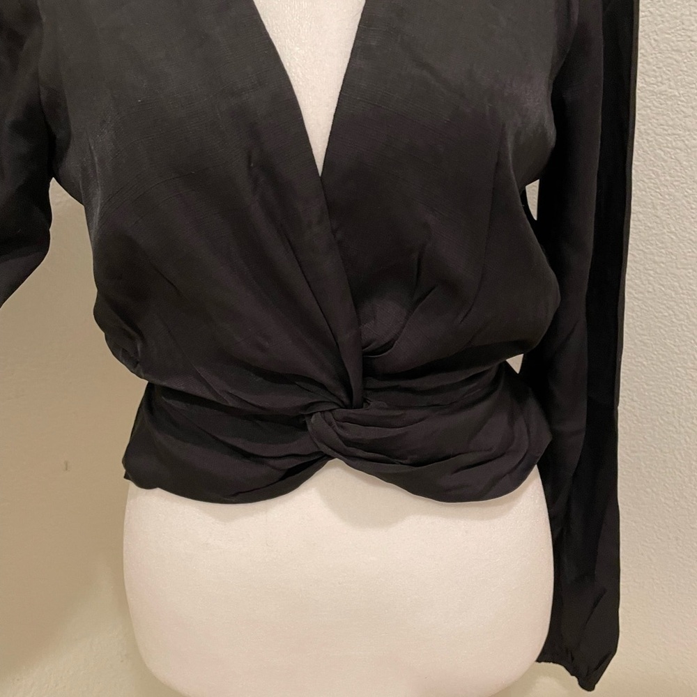 NWT MINKPINK Harper Twist Blouse Black Size Small S​​​​​​​ - Picture 8 of 8